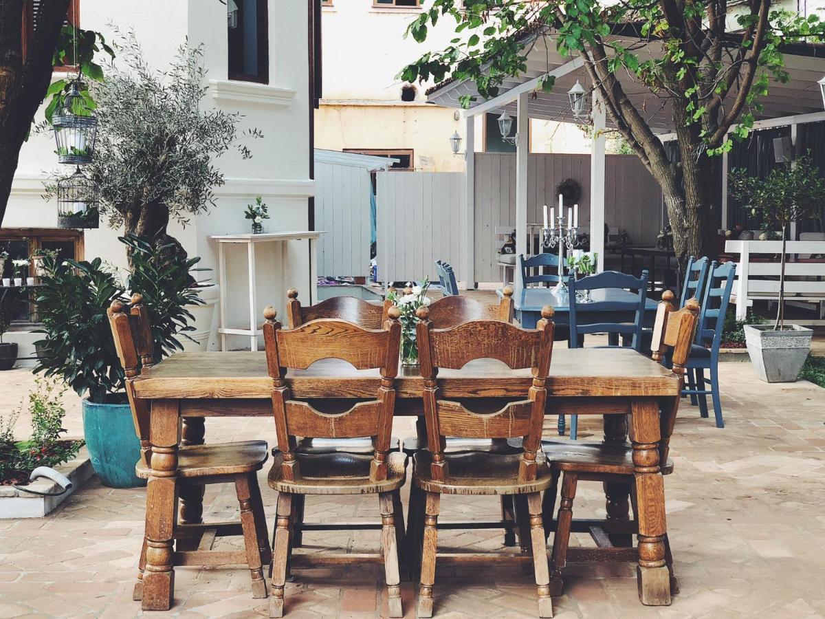 Seven Cafe & Hotel Поградец Екстериор снимка