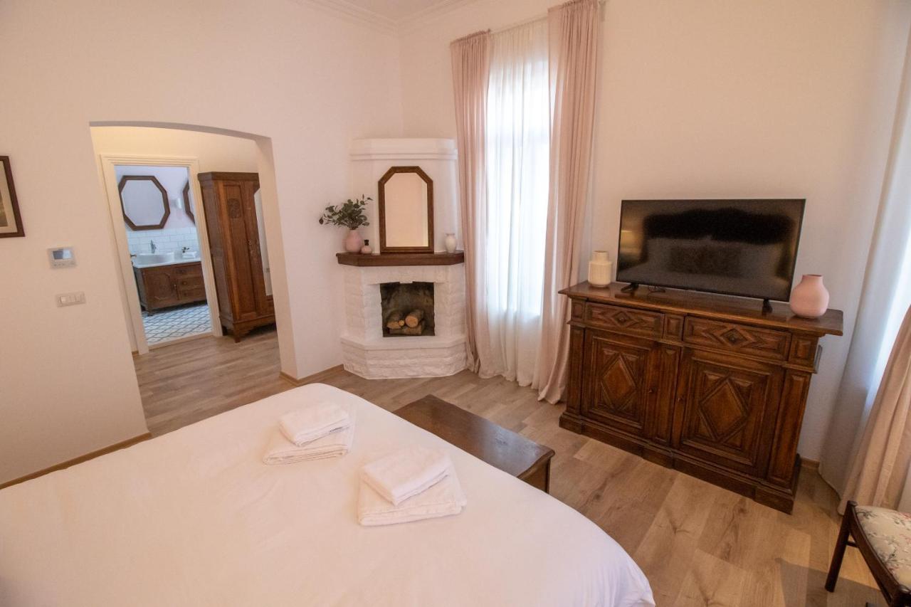Seven Cafe & Hotel Поградец Екстериор снимка